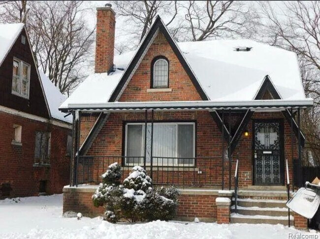 Building Photo - 14887 Sorrento Ave