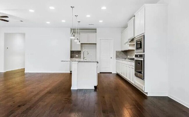 Building Photo - 4441 Arques Ave