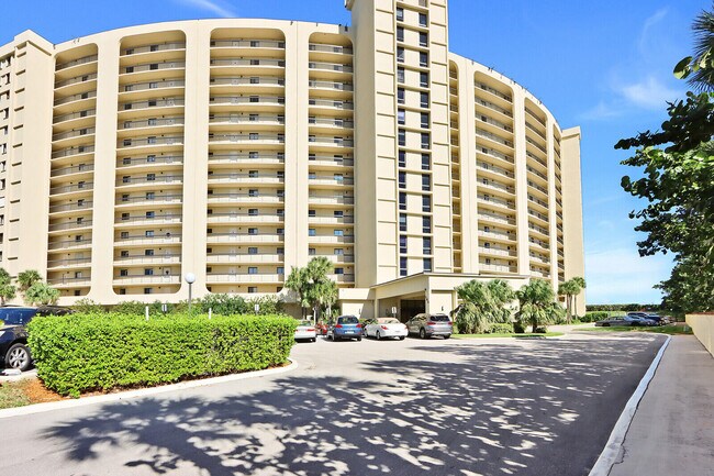 Foto del edificio - 100 Ocean Trail Way