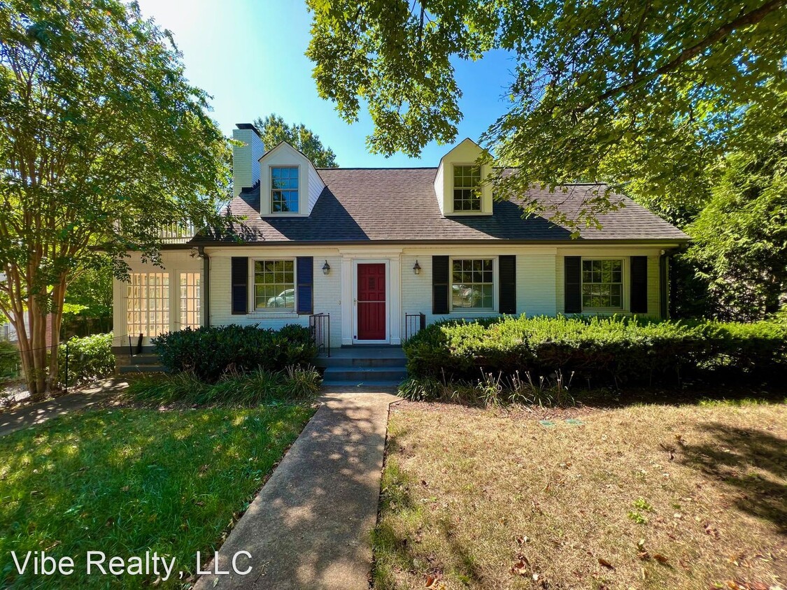 Foto principal - 3 br, 2 bath House - 925 Woodmont Blvd