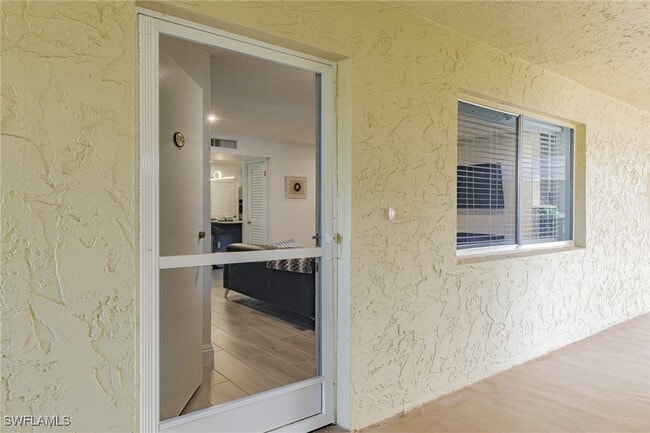 Building Photo - 788 Park Shore Dr