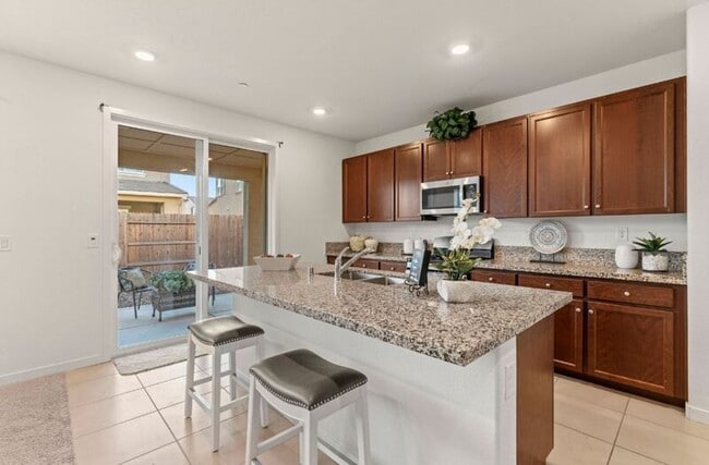 Foto del edificio - 6001 Firelight Dr