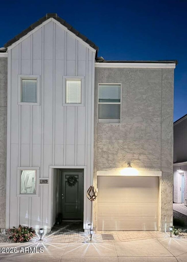 Building Photo - 8192 N 22nd Dr