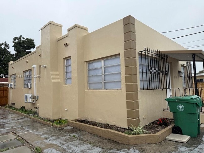 Foto del edificio - 219 SW 21st Ave