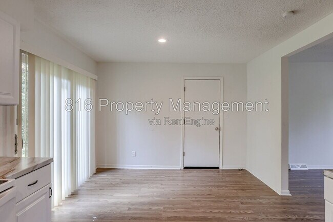 Foto del edificio - 8701 E 114th St