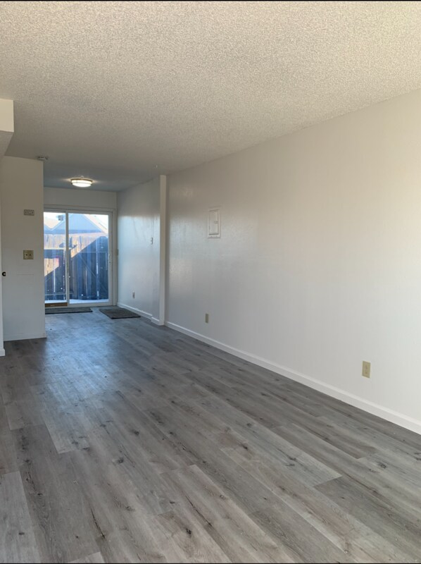 Foto del edificio - 1317 N Edmonds Dr
