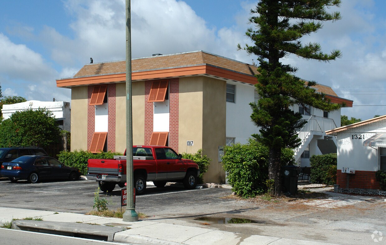 Building Photo - 1317 N Federal Hwy