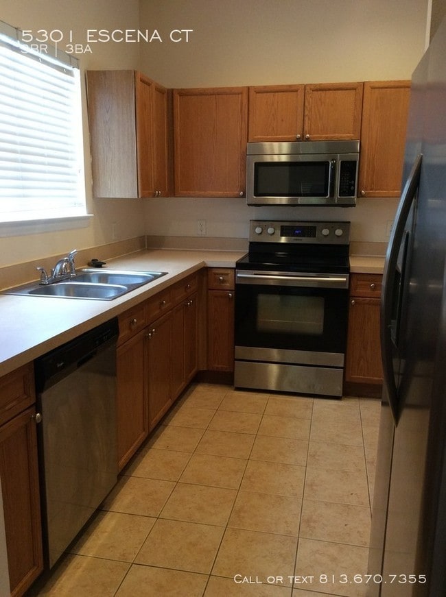 Building Photo - 5301 Escena Ct