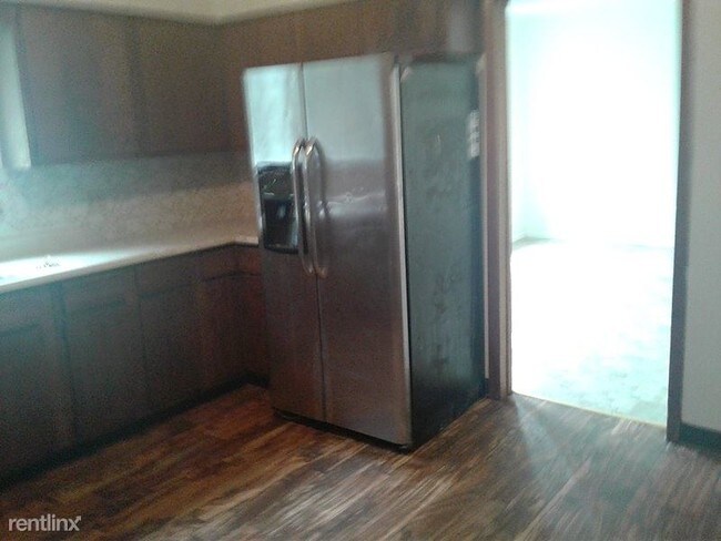 Foto del edificio - 644 E Division St