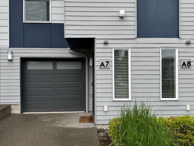 Foto del edificio - Modern Lynnwood 2BD/2.5BTH Townhome for Lease! Small Pet Friendly!