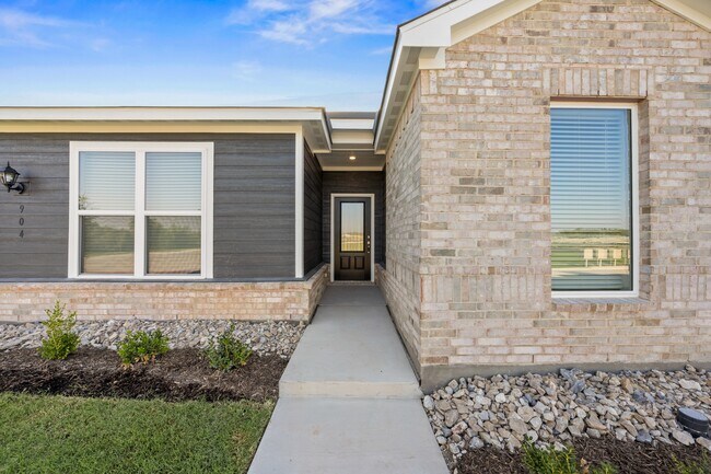 Building Photo - 904 Camelia Grv Ct