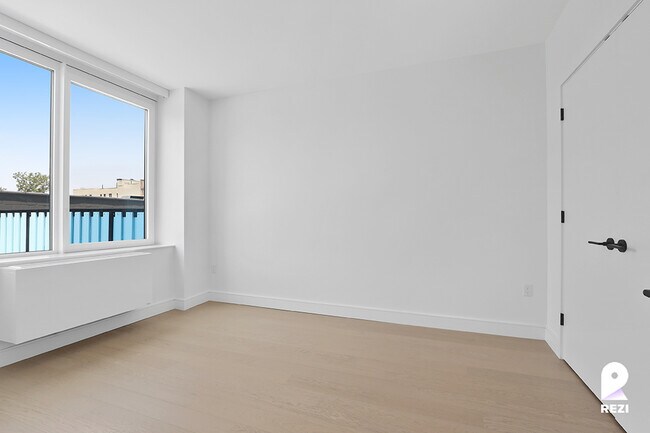 Foto del edificio - 36-20 Steinway St