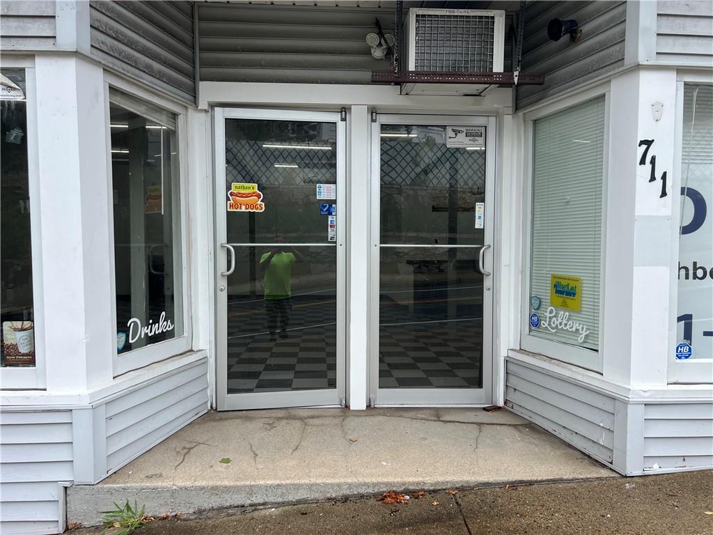 Foto principal - 711 Providence St