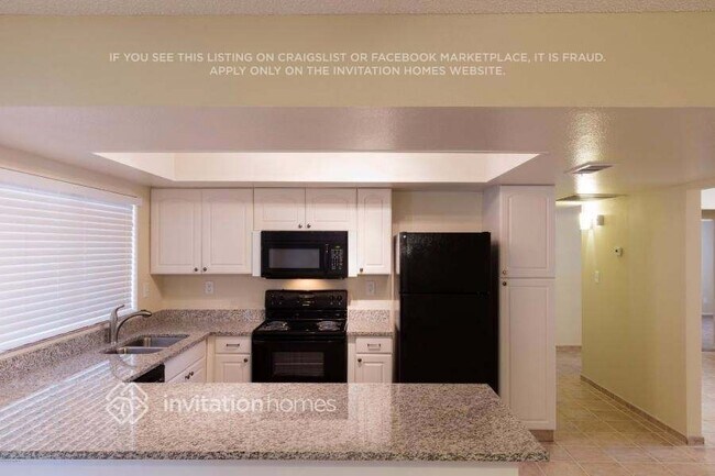 Building Photo - 5420 W Desert Cove Ave