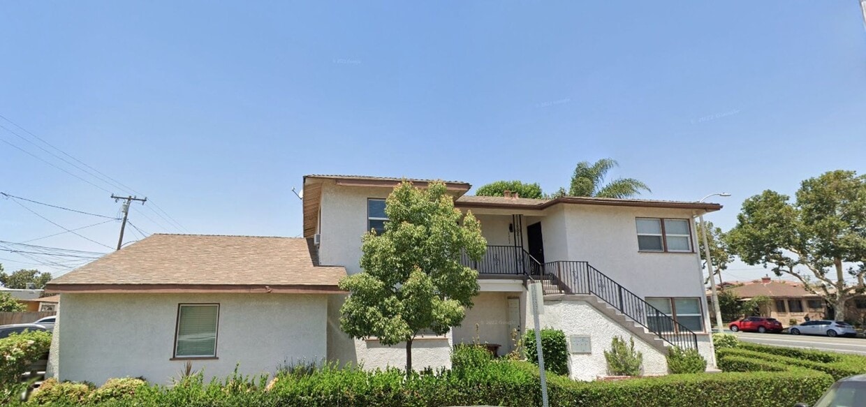 Building Photo - Charming East L.A. Home Near Parks & Top S...