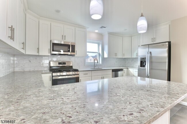 Foto del edificio - 32 Garibaldi Ave