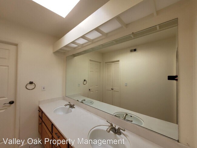 Building Photo - 2 br, 2 bath House - 1855 Scenic Drive, #F