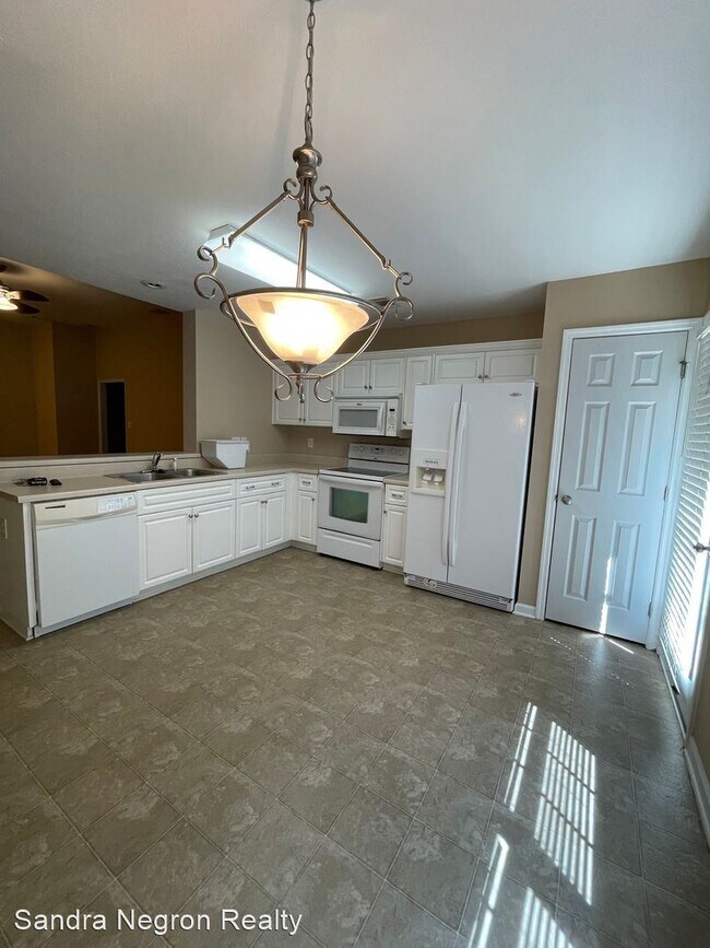 Building Photo - 3 br, 2 bath House - 2918 Carey Ct