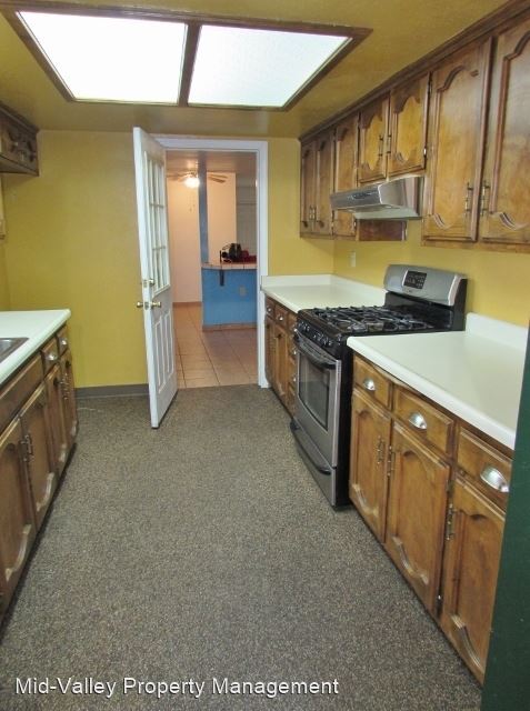 Foto del edificio - 4 br, 2.5 bath House - 413 N Orange Avenue
