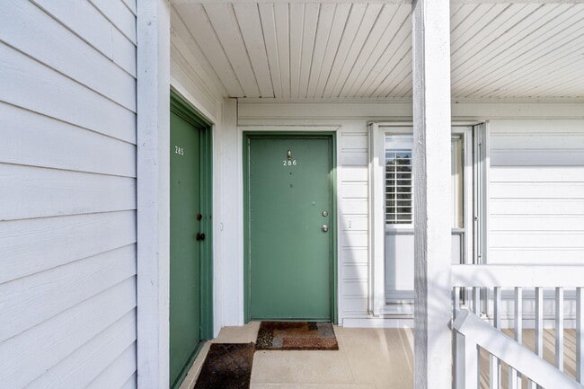 Foto del edificio - 286 Cypress Point Dr