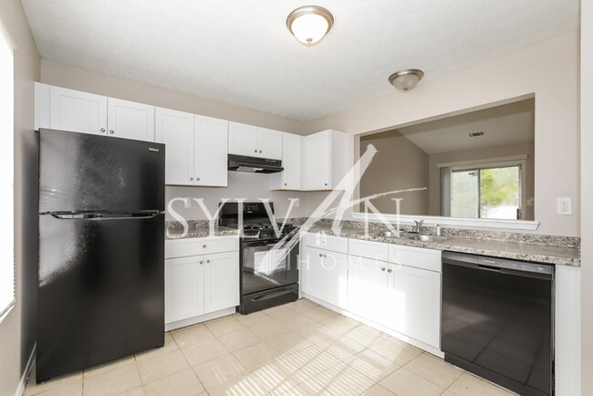 Building Photo - Welcome home to this charming 3 bedroom, 2...