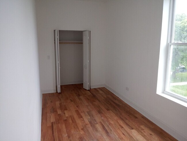 Foto del edificio - 5147 S Prairie Ave