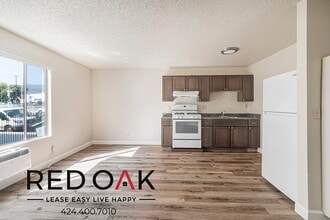 Building Photo - 12883 San Fernando Rd