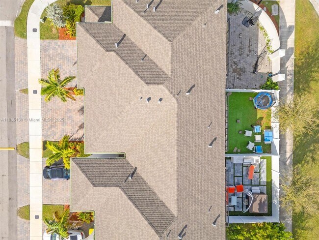 Foto del edificio - 809 SE 16th Ct