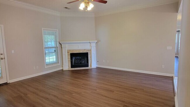 Building Photo - Forrest Pointe Subdivision