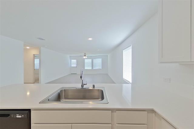 Foto del edificio - 3016 Yellow Pne Ave