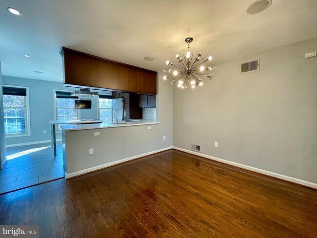 Foto del edificio - 1228 C St SE