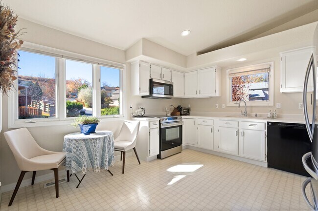 Building Photo - 1222 Glen Haven Point