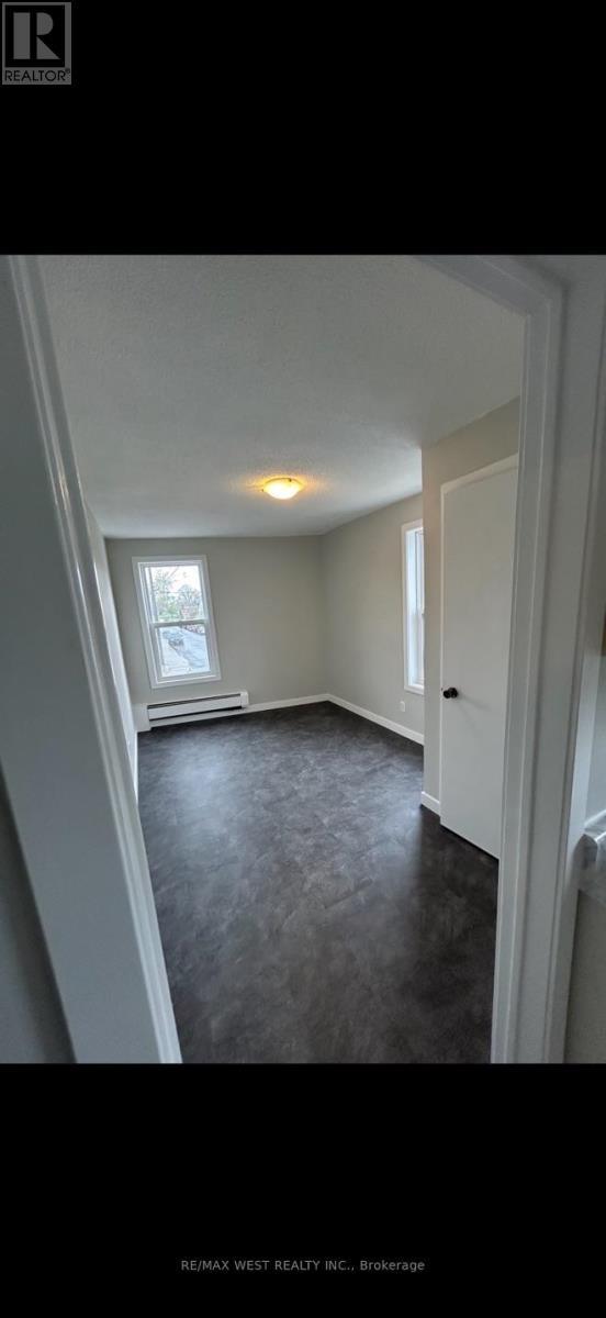 Photo du bâtiment - 88 Uxbridge Ave