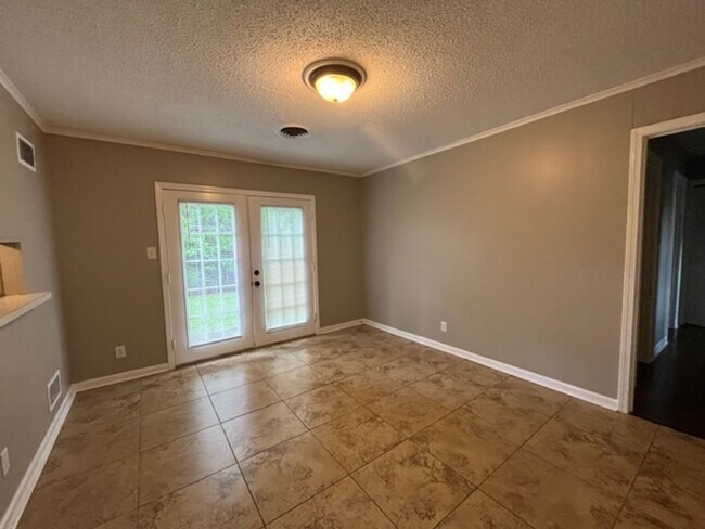 Foto del edificio - Renovated 3 Bedroom 1.5 Bath Home for Rent!!