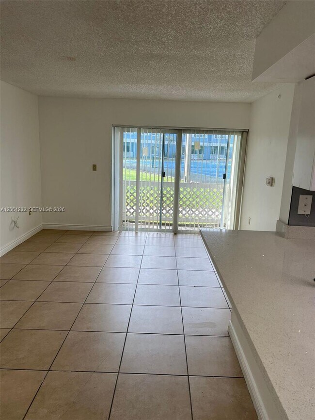 Foto del edificio - 6740 NW 175th Ln