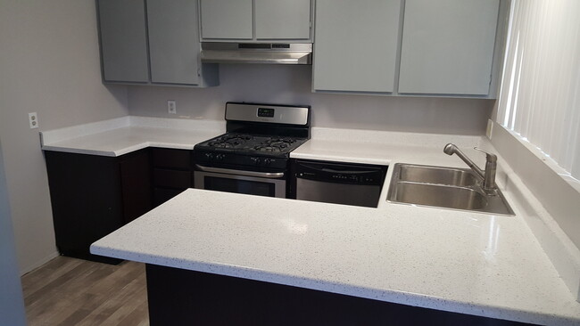 Building Photo - Santee (West End) newly remodeled Home! 3B...