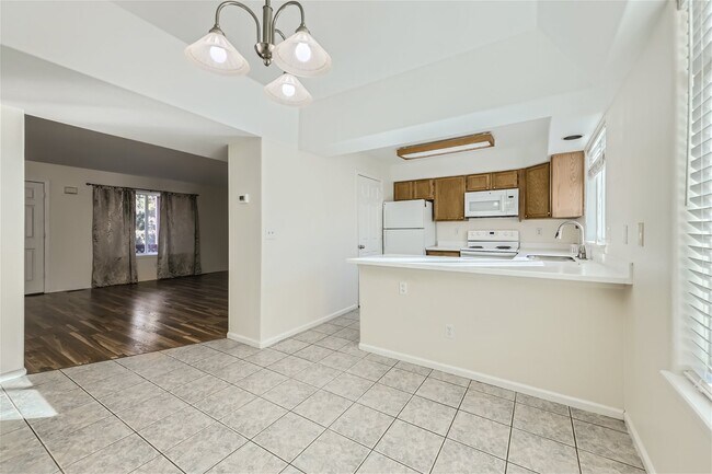 Building Photo - 4135 E 119th Pl