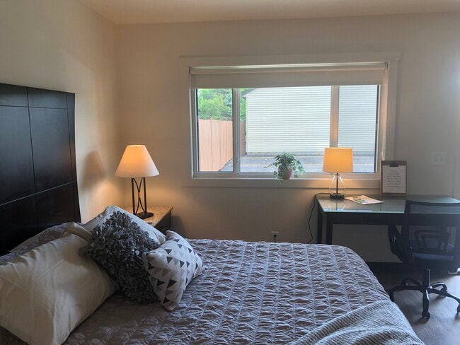 Building Photo - 1600 Marion Rd SE