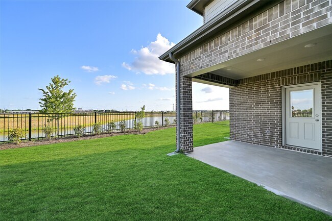 Building Photo - 21047 Bay Vlg Dr