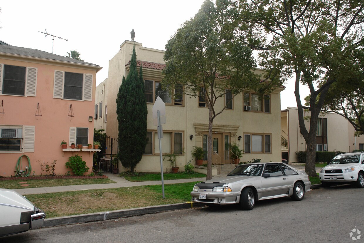 208 E Lomita ¡alejado - 208 E Lomita Ave
