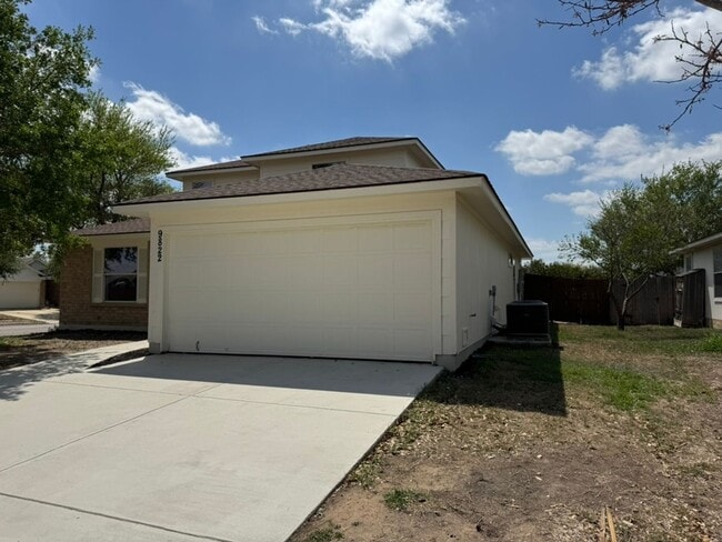 Foto del edificio - Prime Location Near Randolph AFB | 4 Bedroom Corner Lot Home