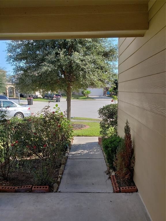 Foto del edificio - 827 Sweet Flower Dr