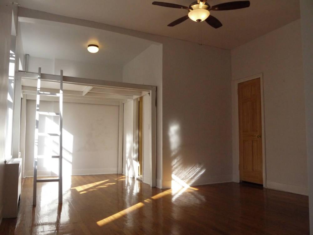 Primary Photo - 248 E 21st St