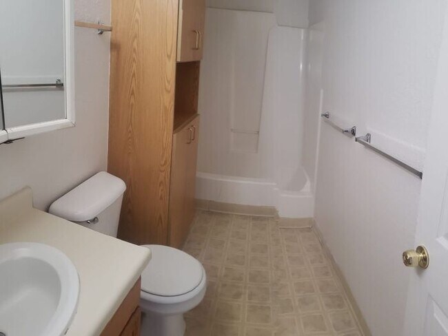 Foto del edificio - 2 bed 1 bath Downtown, UNR,