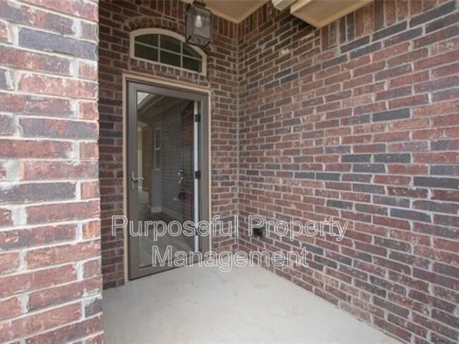 Building Photo - 12037 Ashford Dr