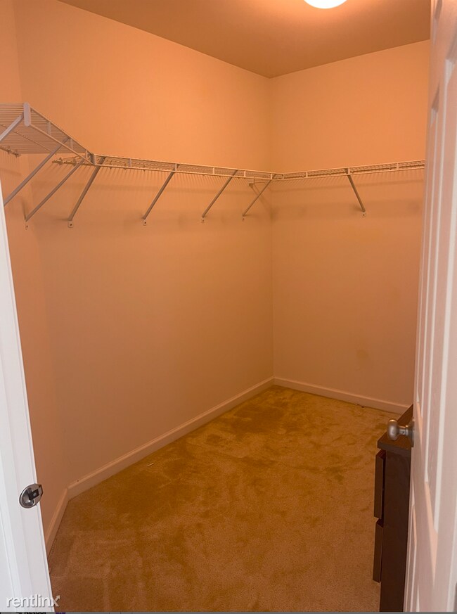 Foto del edificio - 3 br, 2.5 bath House - 3900 Pratt Street