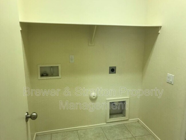 Foto del edificio - 5254 W Glass Ln