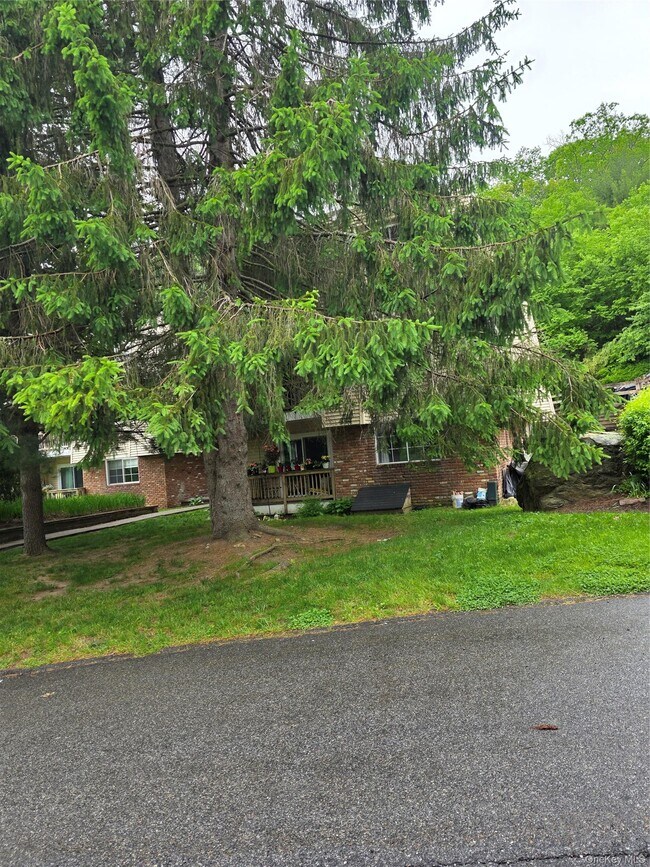 Foto del edificio - 234 Fox Run Ln