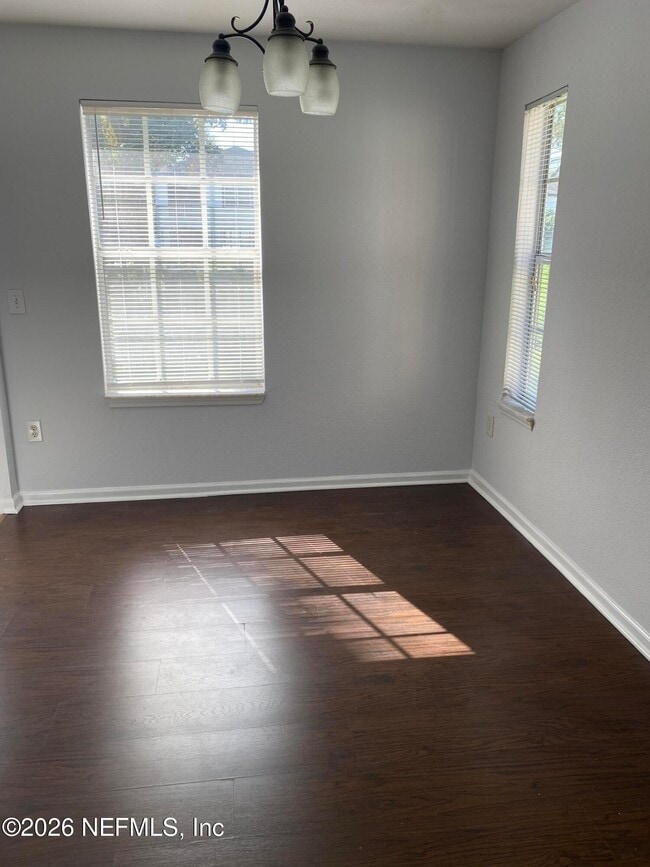 Foto del edificio - 10075 Gate Pkwy N