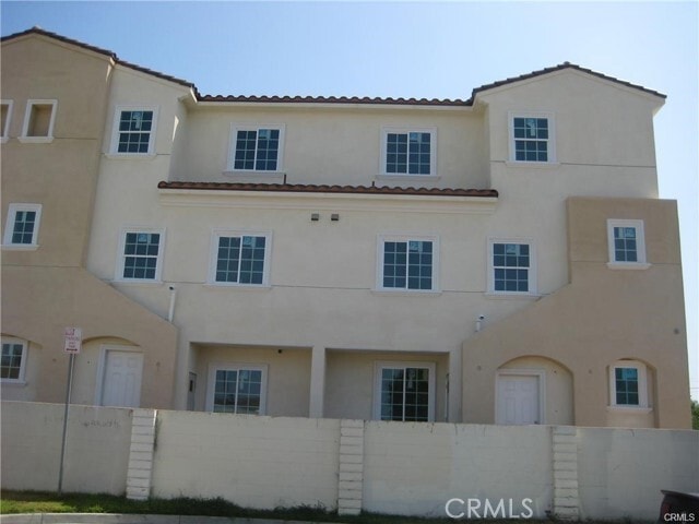 Building Photo - 926 W La Jolla St